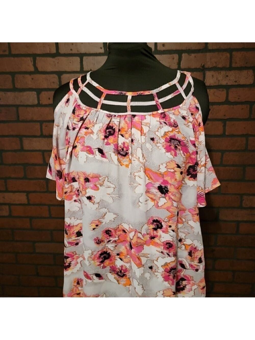 Free 2 Luv 1X open scoop neck detail.  Cold shoulder top